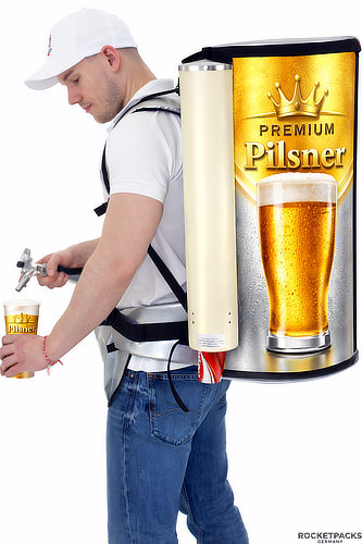 Isolierter Bierrucksack mit hochwertigem Edelstahltank für langanhaltend kalte Getränke im Außeneinsatz.